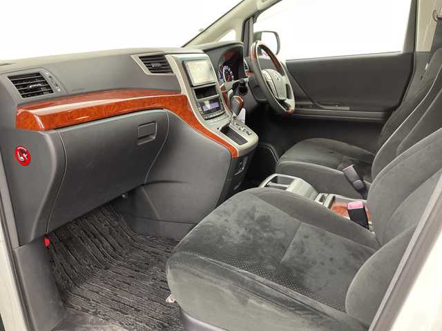 トヨタ ヴェルファイア 2．4Z プラチナセレクションⅡ 道央・札幌 2011(平23)年 4.7万km ホワイトパールクリスタルシャイン ・4WD/寒冷地仕様/・純正ディーラーOPナビ  /・フルセグ/BT/DVD/CD/SD/・バックカメラ/・純正フリップダウンモニター/・両側パワースライドドア/・パワーバックドア/・HIDオートライト/・フォグランプ/・スマートキー×2/・純正17インチAW/・前方ドライブレコーダー/・ETC