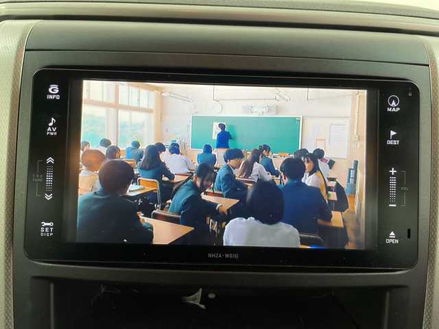 トヨタ ヴェルファイア 2．4Z プラチナセレクションⅡ 道央・札幌 2011(平23)年 4.7万km ホワイトパールクリスタルシャイン ・4WD/寒冷地仕様/・純正ディーラーOPナビ  /・フルセグ/BT/DVD/CD/SD/・バックカメラ/・純正フリップダウンモニター/・両側パワースライドドア/・パワーバックドア/・HIDオートライト/・フォグランプ/・スマートキー×2/・純正17インチAW/・前方ドライブレコーダー/・ETC