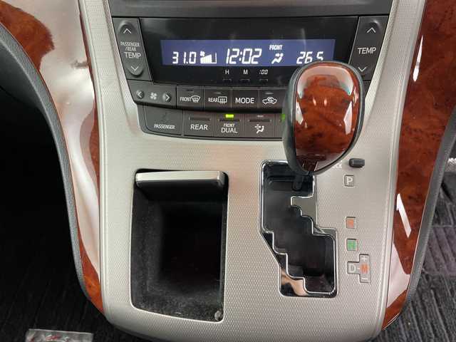 トヨタ ヴェルファイア 2．4Z プラチナセレクションⅡ 道央・札幌 2011(平23)年 4.7万km ホワイトパールクリスタルシャイン ・4WD/寒冷地仕様/・純正ディーラーOPナビ  /・フルセグ/BT/DVD/CD/SD/・バックカメラ/・純正フリップダウンモニター/・両側パワースライドドア/・パワーバックドア/・HIDオートライト/・フォグランプ/・スマートキー×2/・純正17インチAW/・前方ドライブレコーダー/・ETC