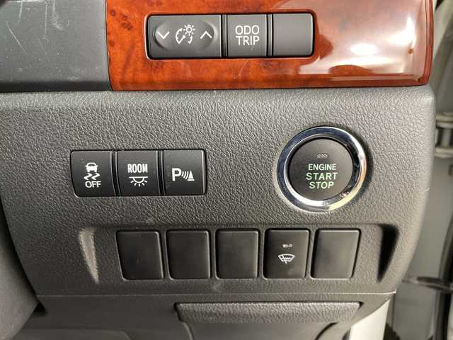 トヨタ ヴェルファイア 2．4Z プラチナセレクションⅡ 道央・札幌 2011(平23)年 4.7万km ホワイトパールクリスタルシャイン ・4WD/寒冷地仕様/・純正ディーラーOPナビ  /・フルセグ/BT/DVD/CD/SD/・バックカメラ/・純正フリップダウンモニター/・両側パワースライドドア/・パワーバックドア/・HIDオートライト/・フォグランプ/・スマートキー×2/・純正17インチAW/・前方ドライブレコーダー/・ETC