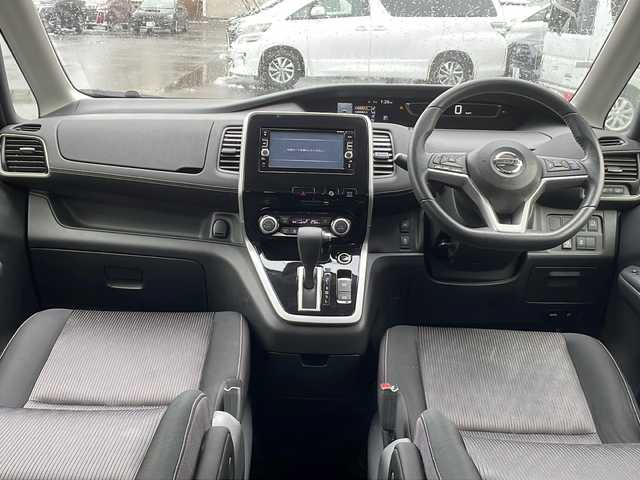 日産 セレナ ハイウェイスター 道北・旭川 2016(平28)年 4万km アズライトブルー /4WD//禁煙車//純正SDナビ//CD/DVD/SD/MSV/USB/AUX/BT/フルセグ//アラウンドビューモニター//後席モニター//パーキングアシスト//プロパイロット//エマージェンシーブレーキ//レーダークルーズコントロール//レーンキープアシスト//ハンドル支援//コーナーセンサー//アイドリングストップ//ハンズフリー左パワースライドドア//オートライト//ＬＥＤヘッドライト//フォグライト//ＥＴＣ//ドライブレコーダー//サンシェード//フロアマット//ドアバイザー