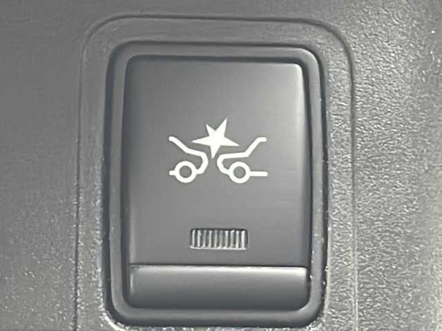 日産 セレナ ハイウェイスター 道北・旭川 2016(平28)年 4万km アズライトブルー /4WD//禁煙車//純正SDナビ//CD/DVD/SD/MSV/USB/AUX/BT/フルセグ//アラウンドビューモニター//後席モニター//パーキングアシスト//プロパイロット//エマージェンシーブレーキ//レーダークルーズコントロール//レーンキープアシスト//ハンドル支援//コーナーセンサー//アイドリングストップ//ハンズフリー左パワースライドドア//オートライト//ＬＥＤヘッドライト//フォグライト//ＥＴＣ//ドライブレコーダー//サンシェード//フロアマット//ドアバイザー