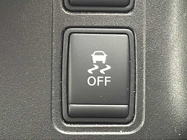 日産 セレナ ハイウェイスター 道北・旭川 2016(平28)年 4万km アズライトブルー /4WD//禁煙車//純正SDナビ//CD/DVD/SD/MSV/USB/AUX/BT/フルセグ//アラウンドビューモニター//後席モニター//パーキングアシスト//プロパイロット//エマージェンシーブレーキ//レーダークルーズコントロール//レーンキープアシスト//ハンドル支援//コーナーセンサー//アイドリングストップ//ハンズフリー左パワースライドドア//オートライト//ＬＥＤヘッドライト//フォグライト//ＥＴＣ//ドライブレコーダー//サンシェード//フロアマット//ドアバイザー