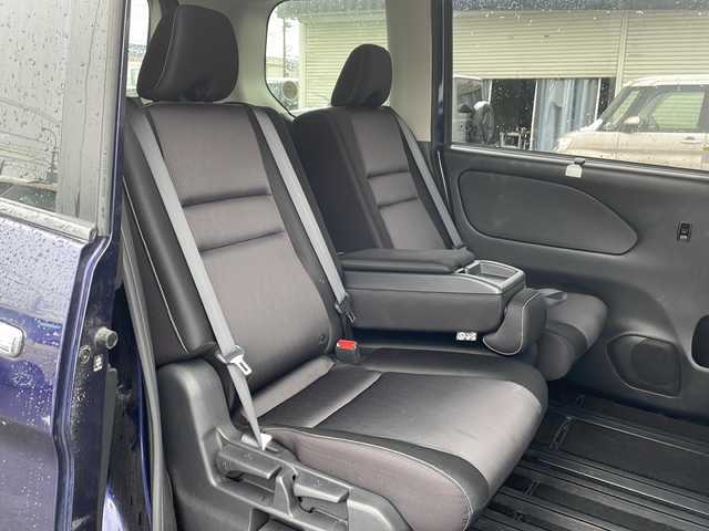 日産 セレナ ハイウェイスター 道北・旭川 2016(平28)年 4万km アズライトブルー /4WD//禁煙車//純正SDナビ//CD/DVD/SD/MSV/USB/AUX/BT/フルセグ//アラウンドビューモニター//後席モニター//パーキングアシスト//プロパイロット//エマージェンシーブレーキ//レーダークルーズコントロール//レーンキープアシスト//ハンドル支援//コーナーセンサー//アイドリングストップ//ハンズフリー左パワースライドドア//オートライト//ＬＥＤヘッドライト//フォグライト//ＥＴＣ//ドライブレコーダー//サンシェード//フロアマット//ドアバイザー