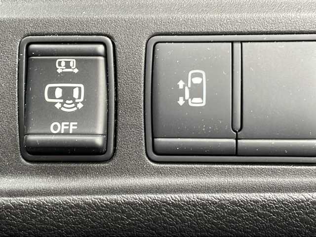 日産 セレナ ハイウェイスター 道北・旭川 2016(平28)年 4万km アズライトブルー /4WD//禁煙車//純正SDナビ//CD/DVD/SD/MSV/USB/AUX/BT/フルセグ//アラウンドビューモニター//後席モニター//パーキングアシスト//プロパイロット//エマージェンシーブレーキ//レーダークルーズコントロール//レーンキープアシスト//ハンドル支援//コーナーセンサー//アイドリングストップ//ハンズフリー左パワースライドドア//オートライト//ＬＥＤヘッドライト//フォグライト//ＥＴＣ//ドライブレコーダー//サンシェード//フロアマット//ドアバイザー