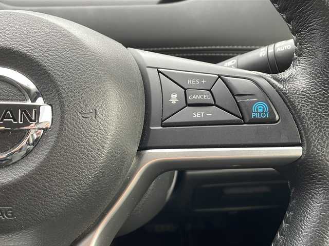 日産 セレナ ハイウェイスター 道北・旭川 2016(平28)年 4万km アズライトブルー /4WD//禁煙車//純正SDナビ//CD/DVD/SD/MSV/USB/AUX/BT/フルセグ//アラウンドビューモニター//後席モニター//パーキングアシスト//プロパイロット//エマージェンシーブレーキ//レーダークルーズコントロール//レーンキープアシスト//ハンドル支援//コーナーセンサー//アイドリングストップ//ハンズフリー左パワースライドドア//オートライト//ＬＥＤヘッドライト//フォグライト//ＥＴＣ//ドライブレコーダー//サンシェード//フロアマット//ドアバイザー