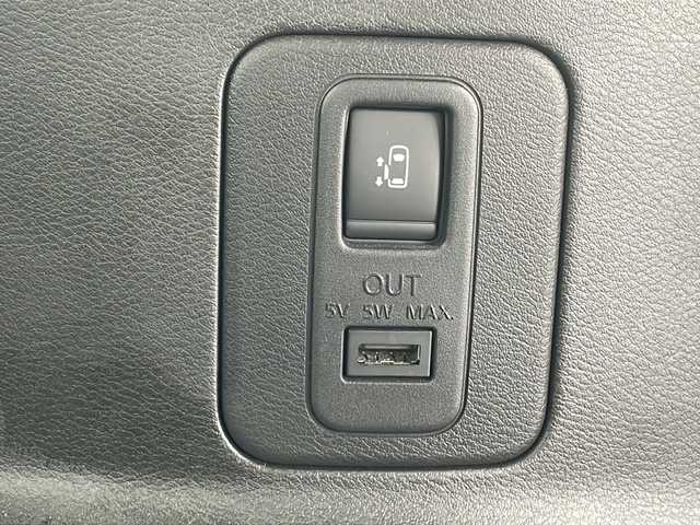 日産 セレナ ハイウェイスター 道北・旭川 2016(平28)年 4万km アズライトブルー /4WD//禁煙車//純正SDナビ//CD/DVD/SD/MSV/USB/AUX/BT/フルセグ//アラウンドビューモニター//後席モニター//パーキングアシスト//プロパイロット//エマージェンシーブレーキ//レーダークルーズコントロール//レーンキープアシスト//ハンドル支援//コーナーセンサー//アイドリングストップ//ハンズフリー左パワースライドドア//オートライト//ＬＥＤヘッドライト//フォグライト//ＥＴＣ//ドライブレコーダー//サンシェード//フロアマット//ドアバイザー