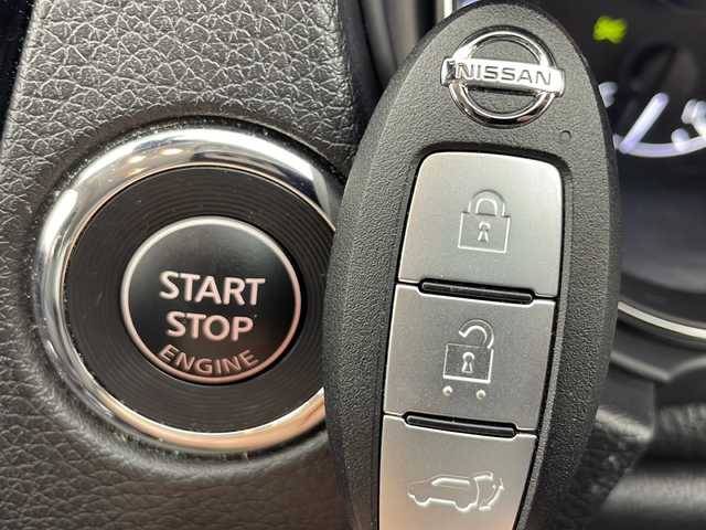 日産 エクストレイル 20Xi Vセレクション 秋田県 2021(令3)年 4.9万km ブリリアントホワイトパール ４WD/純正メモリナビ(Bluetooth/CD/DVD/フルセグ)/全方位カメラ/アラウンドビューモニター/ETC/前方ドライブレコーダー/前席シートヒーター/前席パワーシート/クルーズコントロール/ダウンヒルアシストコントロール/電動リアゲード/前後コーナーセンサー/プロパイロット/NISMOアルミホイル/NISMOフロアマット/オートマチックハイビーム/盗難防止装置/LEDヘッドライト/スマートキー/スペアキー