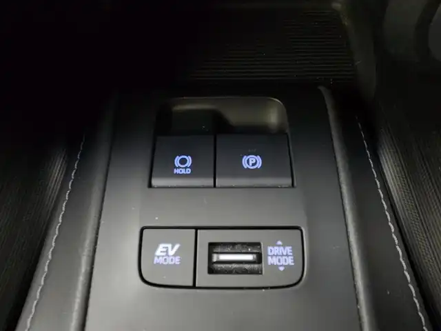 トヨタ ハリアー ハイブリッド Z レザーパッケージ 愛知県 2020(令2)年 6.6万km プレシャスブラックパール トヨタセーフティセンス/純正ディスプレイオーディオ/ＪＢＬサウンド/バックカメラ/デジタルインナーミラー/ヘッドアップディスプレイ/ＢＳＭ/黒革シート/MTモード付AT/USB挿入口/シートメモリ/ＥＴＣ２．０/前席シートヒーター/前席エアシート/パワーシート/ステアリングヒーター/電動リアゲート/ドラレコ/社外17インチAW/サマータイヤ積み込み/純正フロアマット