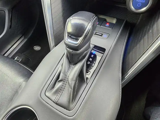 トヨタ ハリアー ハイブリッド Z レザーパッケージ 愛知県 2020(令2)年 6.6万km プレシャスブラックパール トヨタセーフティセンス/純正ディスプレイオーディオ/ＪＢＬサウンド/バックカメラ/デジタルインナーミラー/ヘッドアップディスプレイ/ＢＳＭ/黒革シート/MTモード付AT/USB挿入口/シートメモリ/ＥＴＣ２．０/前席シートヒーター/前席エアシート/パワーシート/ステアリングヒーター/電動リアゲート/ドラレコ/社外17インチAW/サマータイヤ積み込み/純正フロアマット