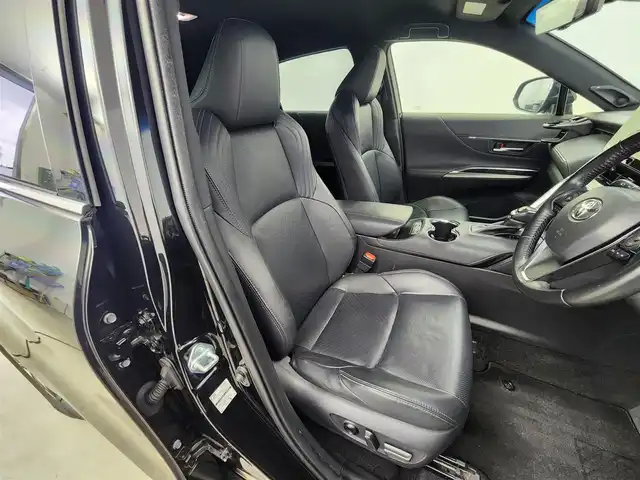 トヨタ ハリアー ハイブリッド Z レザーパッケージ 愛知県 2020(令2)年 6.6万km プレシャスブラックパール トヨタセーフティセンス/純正ディスプレイオーディオ/ＪＢＬサウンド/バックカメラ/デジタルインナーミラー/ヘッドアップディスプレイ/ＢＳＭ/黒革シート/MTモード付AT/USB挿入口/シートメモリ/ＥＴＣ２．０/前席シートヒーター/前席エアシート/パワーシート/ステアリングヒーター/電動リアゲート/ドラレコ/社外17インチAW/サマータイヤ積み込み/純正フロアマット