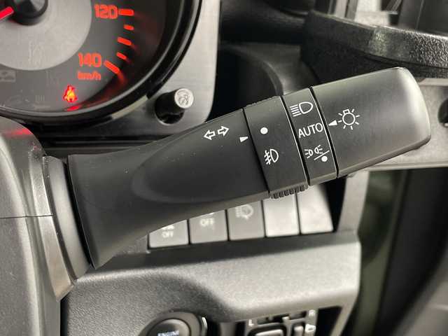 スズキ ジムニー XC 埼玉県 2022(令4)年 2.8万km ジャングルグリーン 純正ナビ/　(Bluetooth/DVD/CD/USB/iPod/SD)/フルセグテレビ/バックカメラ/ビルトインETC/ドライブレコーダー/デジタルインナーミラー/クルーズコントロール/衝突被害軽減ブレーキ/車線逸脱警報/運転席・助手席シートヒーター/ダウンヒルアシストコントロール/ヒーテッドドアミラー/プッシュスタート/社外フロアマット/純正16インチアルミホイール