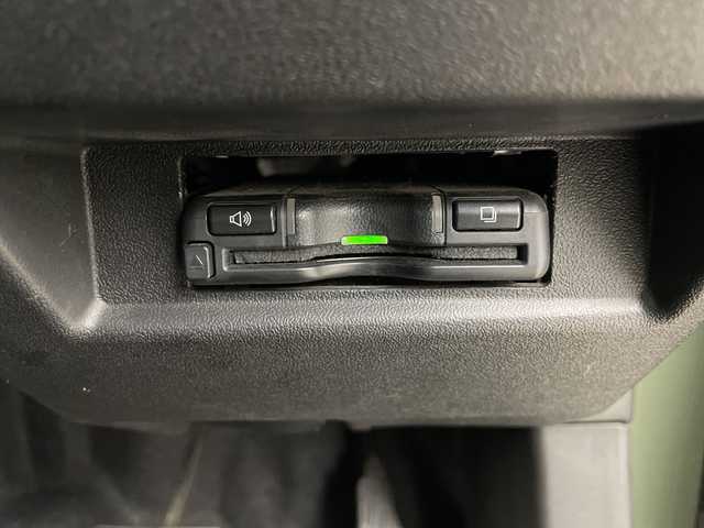 スズキ ジムニー XC 埼玉県 2022(令4)年 2.8万km ジャングルグリーン 純正ナビ/　(Bluetooth/DVD/CD/USB/iPod/SD)/フルセグテレビ/バックカメラ/ビルトインETC/ドライブレコーダー/デジタルインナーミラー/クルーズコントロール/衝突被害軽減ブレーキ/車線逸脱警報/運転席・助手席シートヒーター/ダウンヒルアシストコントロール/ヒーテッドドアミラー/プッシュスタート/社外フロアマット/純正16インチアルミホイール