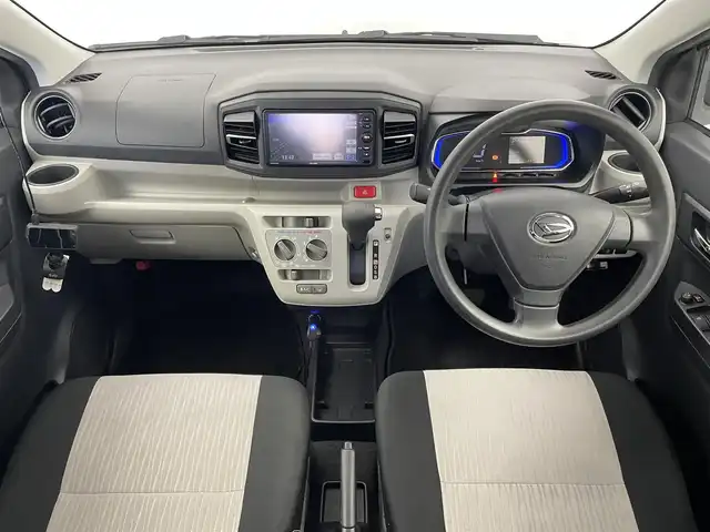 ダイハツ ミラ イース X SAⅢ 埼玉県 2017(平29)年 4.7万km パールホワイトⅢ 社外ナビ　バックカメラ　ＥＴＣ　ドライブレコーダー　スマートアシスト３　ＣＤ再生　エアコン　フロアマット　アイドリングストップ　コーナーセンサー　リモコンキー　オートハイビーム　ＬＥＤライト　ＴＶ