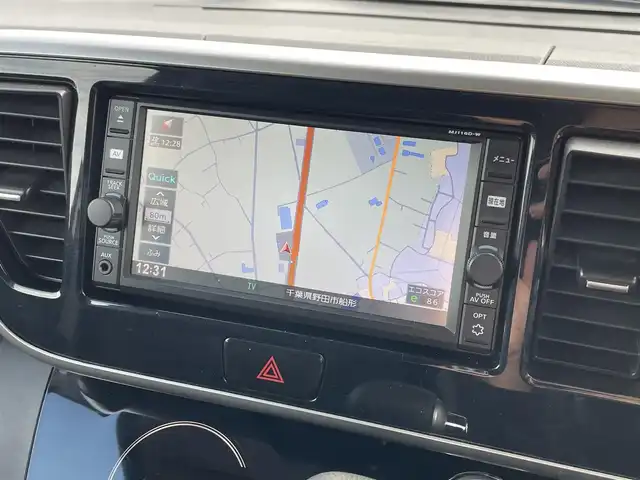 日産 デイズ ルークス ハイウェイスターターボ 千葉県 2017(平29)年 6万km クールシルバー エマージェンシーブレーキ/アラウンドビューカメラ/純正SDナビ【MJ116D-W】/・CD/Bluetooth/フルセグTV/両後パワースライドドア/インテリジェントキー/純正キセノンヘッドライト/フォグランプ/社外ドライブレコーダー/ETC/純正15インチアルミホイール/本革巻きステアリング/サイドエアバッグ/アイドリングストップ