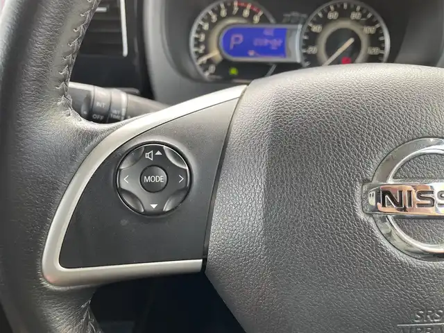 日産 デイズ ルークス ハイウェイスターターボ 千葉県 2017(平29)年 6万km クールシルバー エマージェンシーブレーキ/アラウンドビューカメラ/純正SDナビ【MJ116D-W】/・CD/Bluetooth/フルセグTV/両後パワースライドドア/インテリジェントキー/純正キセノンヘッドライト/フォグランプ/社外ドライブレコーダー/ETC/純正15インチアルミホイール/本革巻きステアリング/サイドエアバッグ/アイドリングストップ