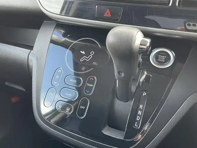 日産 デイズ ルークス ハイウェイスターターボ 千葉県 2017(平29)年 6万km クールシルバー エマージェンシーブレーキ/アラウンドビューカメラ/純正SDナビ【MJ116D-W】/・CD/Bluetooth/フルセグTV/両後パワースライドドア/インテリジェントキー/純正キセノンヘッドライト/フォグランプ/社外ドライブレコーダー/ETC/純正15インチアルミホイール/本革巻きステアリング/サイドエアバッグ/アイドリングストップ