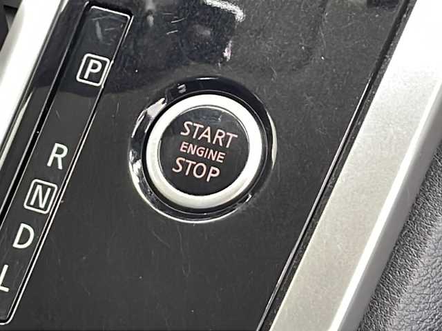 日産 セレナ ハイウェイスター G 千葉県 2016(平28)年 8.2万km ブリリアントホワイトパール 純正ナビ/　CD/DVD/ブルーレイ/クルーズコントロール/車線逸脱警報/衝突軽減ブレーキ/クリアランスソナー/アラウンドビューモニター/パーキングアシスト/両側パワースライド/LEDライト/フォグランプ/ビルトインＥＴＣ/全席ＵＳＢ端子/シートバックテーブル/ロールサンシェード/スマートキー/スタートボタン/フロアマット