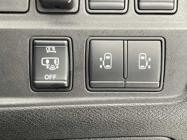 日産 セレナ ハイウェイスター G 千葉県 2016(平28)年 8.2万km ブリリアントホワイトパール 純正ナビ/　CD/DVD/ブルーレイ/クルーズコントロール/車線逸脱警報/衝突軽減ブレーキ/クリアランスソナー/アラウンドビューモニター/パーキングアシスト/両側パワースライド/LEDライト/フォグランプ/ビルトインＥＴＣ/全席ＵＳＢ端子/シートバックテーブル/ロールサンシェード/スマートキー/スタートボタン/フロアマット