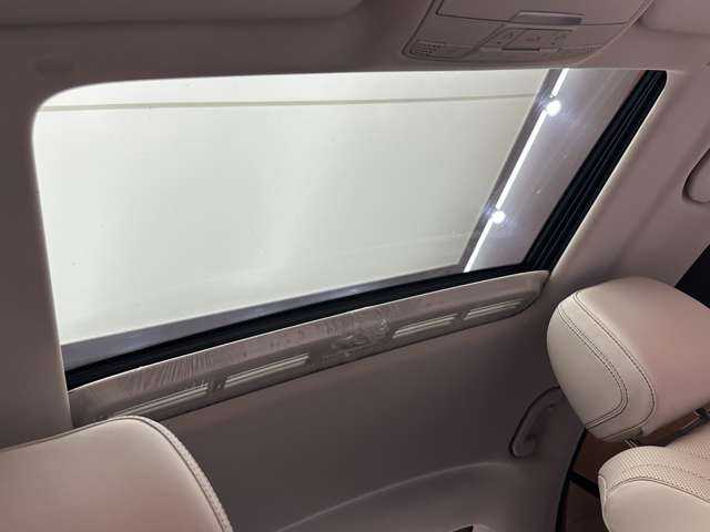 メルセデス・ベンツ ＣＬＳ２２０ｄ スポーツ エクスクルーシブPKG 千葉県 2018(平30)年 2.3万km カバンサイトブルー 白革　/ガラスＳＲ　/ＨＵＤ　/Ｂｕｒｍｅｓｔｅｒ　/ＡＣＣ　/ナビ　/ＴＶ　/３６０°　/ＣａｒＰｌａｙ　/Ｂｌｕｅｔｏｏｔｈ接続　/シートＨ　/ベンチレーション　/電動トランク　/オートハイビーム　/ＲＳＰ　/ドラレコ　/ＥＴＣ