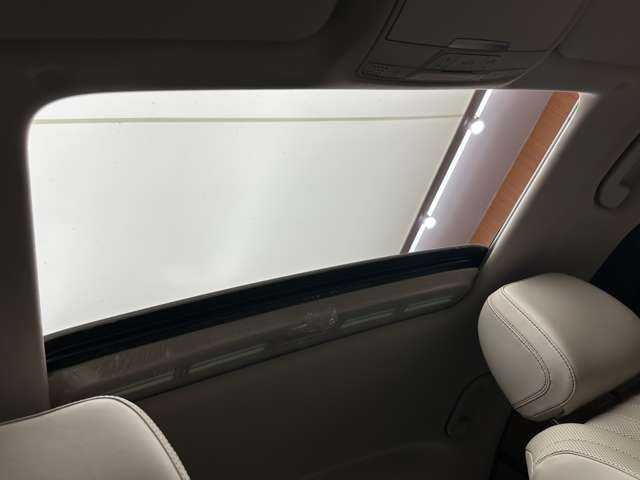 メルセデス・ベンツ ＣＬＳ２２０ｄ スポーツ エクスクルーシブPKG 千葉県 2018(平30)年 2.3万km カバンサイトブルー 白革　/ガラスＳＲ　/ＨＵＤ　/Ｂｕｒｍｅｓｔｅｒ　/ＡＣＣ　/ナビ　/ＴＶ　/３６０°　/ＣａｒＰｌａｙ　/Ｂｌｕｅｔｏｏｔｈ接続　/シートＨ　/ベンチレーション　/電動トランク　/オートハイビーム　/ＲＳＰ　/ドラレコ　/ＥＴＣ