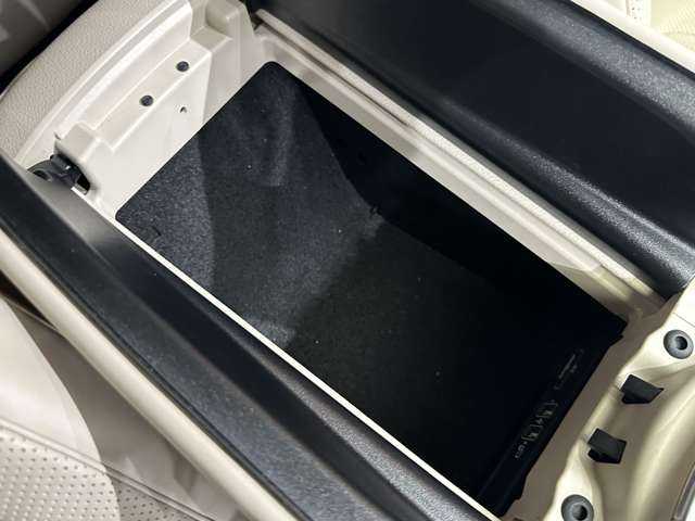 メルセデス・ベンツ ＣＬＳ２２０ｄ スポーツ エクスクルーシブPKG 千葉県 2018(平30)年 2.3万km カバンサイトブルー 白革　/ガラスＳＲ　/ＨＵＤ　/Ｂｕｒｍｅｓｔｅｒ　/ＡＣＣ　/ナビ　/ＴＶ　/３６０°　/ＣａｒＰｌａｙ　/Ｂｌｕｅｔｏｏｔｈ接続　/シートＨ　/ベンチレーション　/電動トランク　/オートハイビーム　/ＲＳＰ　/ドラレコ　/ＥＴＣ