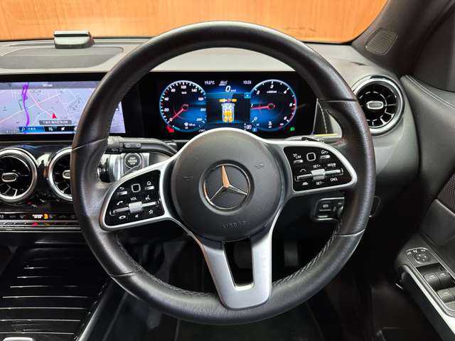 メルセデス・ベンツ ＧＬＢ２００ｄ 千葉県 2020(令2)年 6万km イリジウムシルバー ＡＣＣ　/半革シート　/ナビ　/ＴＶ　/３６０°/Ｂｌｕｅｔｏｏｔｈ接続　/シートヒーター　/電動シート　/電動リアゲート　/ＬＥＤヘッドライト　/衝突軽減ブレーキ　/ＢＳＭ　/ＬＫＡ　/ＥＴＣ　/スマートキー　/７人乗り/禁煙車