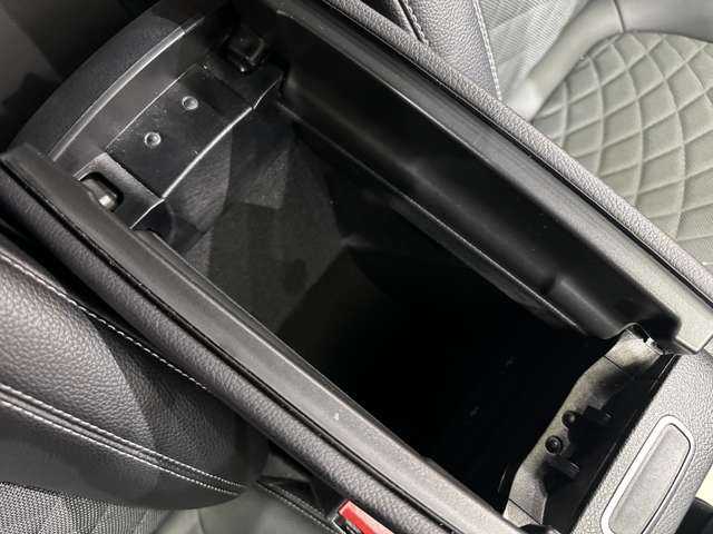 メルセデス・ベンツ ＧＬＢ２００ｄ 千葉県 2020(令2)年 6万km イリジウムシルバー ＡＣＣ　/半革シート　/ナビ　/ＴＶ　/３６０°/Ｂｌｕｅｔｏｏｔｈ接続　/シートヒーター　/電動シート　/電動リアゲート　/ＬＥＤヘッドライト　/衝突軽減ブレーキ　/ＢＳＭ　/ＬＫＡ　/ＥＴＣ　/スマートキー　/７人乗り/禁煙車