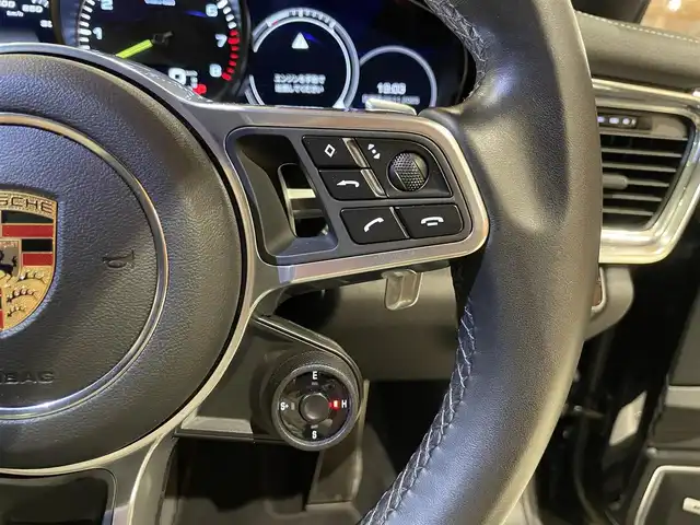 ポルシェ ポルシェ パナメーラ 4 E－ハイブリッド 10イヤーズED 道央・札幌 2020(令2)年 4.4万km ジェットブラック パノラマルーフシステム/BOSEサラウンドサウンド/ソフトクローズドア/PDLSPlus/PASM/純正メモリナビ/サラウンドビューカメラ/本革シート/14Wayコンフォートシート/シートヒーター/パワーテールゲート