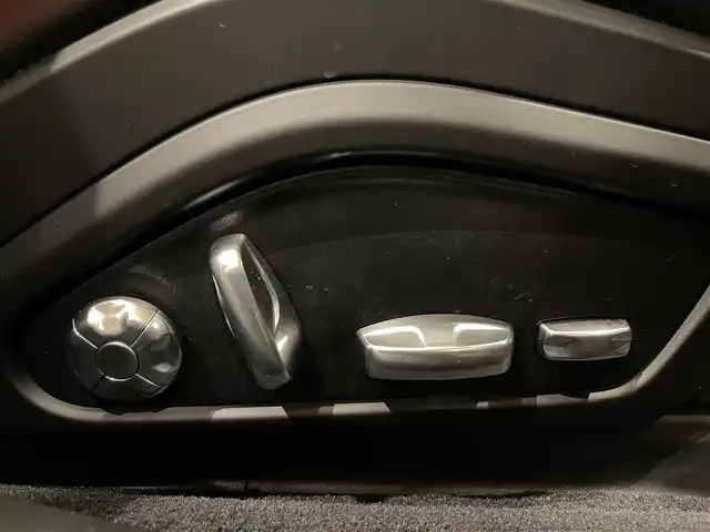 ポルシェ ポルシェ パナメーラ 4 E－ハイブリッド 10イヤーズED 道央・札幌 2020(令2)年 4.4万km ジェットブラック パノラマルーフシステム/BOSEサラウンドサウンド/ソフトクローズドア/PDLSPlus/PASM/純正メモリナビ/サラウンドビューカメラ/本革シート/14Wayコンフォートシート/シートヒーター/パワーテールゲート