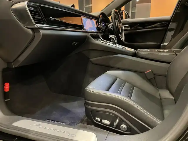 ポルシェ ポルシェ パナメーラ 4 E－ハイブリッド 10イヤーズED 道央・札幌 2020(令2)年 4.4万km ジェットブラック パノラマルーフシステム/BOSEサラウンドサウンド/ソフトクローズドア/PDLSPlus/PASM/純正メモリナビ/サラウンドビューカメラ/本革シート/14Wayコンフォートシート/シートヒーター/パワーテールゲート