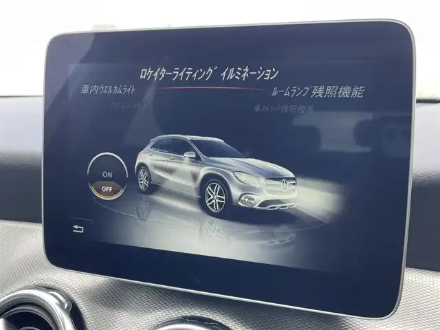 メルセデス・ベンツ ＧＬＡ２２０ 4マチック 東京都 2018(平30)年 4.2万km ポーラホワイト レーダーセーフティパッケージ/サンルーフ/純正ナビ/フルセグTV/Bluetooth接続/バックモニター/電動リアゲート/haman/kardon/ブラインドスポットモニター/レーンキープアシスト/衝突被害軽減ブレーキ/レーダークルーズコントロール/ステアリングスイッチ/ETC/ドライブレコーダー/電動パワーシート/フルオートエアコン/サイドエアバック/カーテンエアバック
