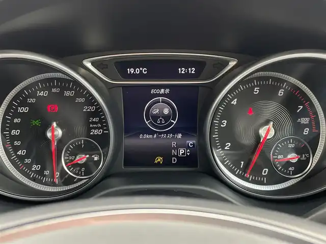 メルセデス・ベンツ ＧＬＡ２２０ 4マチック 東京都 2018(平30)年 4.2万km ポーラホワイト レーダーセーフティパッケージ/サンルーフ/純正ナビ/フルセグTV/Bluetooth接続/バックモニター/電動リアゲート/haman/kardon/ブラインドスポットモニター/レーンキープアシスト/衝突被害軽減ブレーキ/レーダークルーズコントロール/ステアリングスイッチ/ETC/ドライブレコーダー/電動パワーシート/フルオートエアコン/サイドエアバック/カーテンエアバック