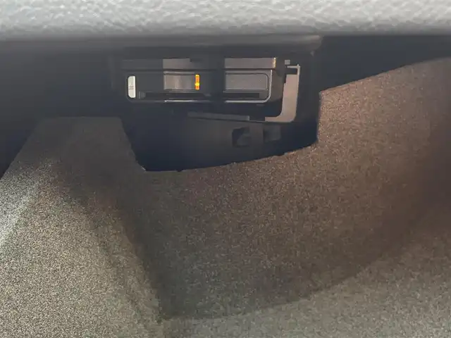 メルセデス・ベンツ ＧＬＡ２２０ 4マチック 東京都 2018(平30)年 4.2万km ポーラホワイト レーダーセーフティパッケージ/サンルーフ/純正ナビ/フルセグTV/Bluetooth接続/バックモニター/電動リアゲート/haman/kardon/ブラインドスポットモニター/レーンキープアシスト/衝突被害軽減ブレーキ/レーダークルーズコントロール/ステアリングスイッチ/ETC/ドライブレコーダー/電動パワーシート/フルオートエアコン/サイドエアバック/カーテンエアバック