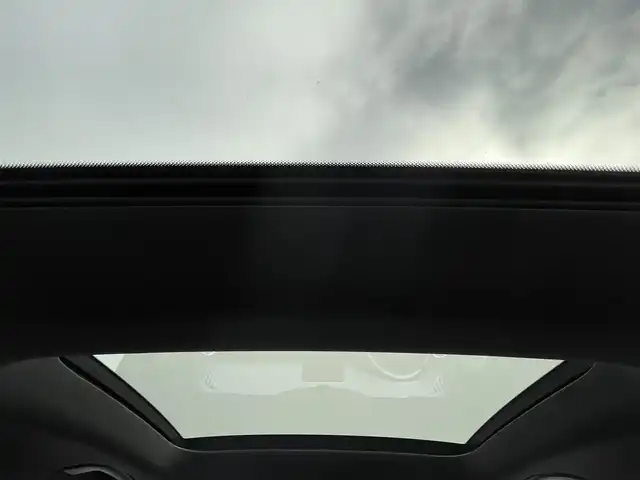 メルセデス・ベンツ ＧＬＡ２２０ 4マチック 東京都 2018(平30)年 4.2万km ポーラホワイト レーダーセーフティパッケージ/サンルーフ/純正ナビ/フルセグTV/Bluetooth接続/バックモニター/電動リアゲート/haman/kardon/ブラインドスポットモニター/レーンキープアシスト/衝突被害軽減ブレーキ/レーダークルーズコントロール/ステアリングスイッチ/ETC/ドライブレコーダー/電動パワーシート/フルオートエアコン/サイドエアバック/カーテンエアバック