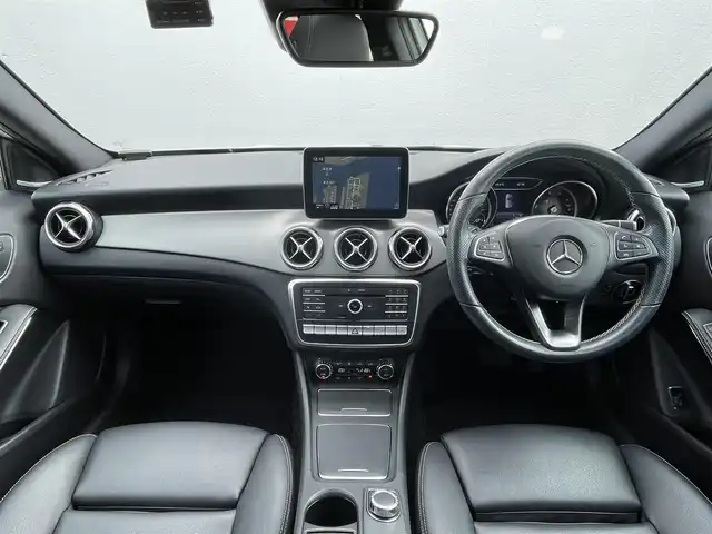 メルセデス・ベンツ ＧＬＡ２２０ 4マチック 東京都 2018(平30)年 4.2万km ポーラホワイト レーダーセーフティパッケージ/サンルーフ/純正ナビ/フルセグTV/Bluetooth接続/バックモニター/電動リアゲート/haman/kardon/ブラインドスポットモニター/レーンキープアシスト/衝突被害軽減ブレーキ/レーダークルーズコントロール/ステアリングスイッチ/ETC/ドライブレコーダー/電動パワーシート/フルオートエアコン/サイドエアバック/カーテンエアバック