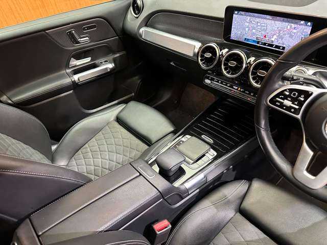 メルセデス・ベンツ ＧＬＢ２００ｄ 千葉県 2020(令2)年 3.5万km オブシディアンブラック ワンオーナー/パノラマＳＲ　/純正ナビ　/３６０°カメラ　/ＡＣＣ　/シートヒーター　/パワーシート　/ＬＥＤヘッドライト　/電動リアゲート　/Ｐアシスト