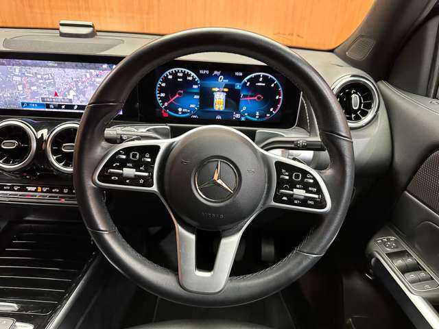 メルセデス・ベンツ ＧＬＢ２００ｄ 千葉県 2020(令2)年 3.5万km オブシディアンブラック ワンオーナー/パノラマＳＲ　/純正ナビ　/３６０°カメラ　/ＡＣＣ　/シートヒーター　/パワーシート　/ＬＥＤヘッドライト　/電動リアゲート　/Ｐアシスト