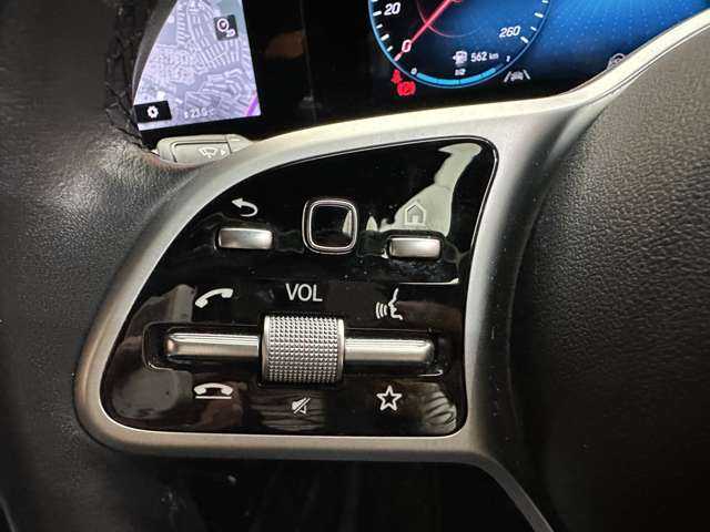 メルセデス・ベンツ ＧＬＢ２００ｄ 千葉県 2020(令2)年 3.5万km オブシディアンブラック ワンオーナー/パノラマＳＲ　/純正ナビ　/３６０°カメラ　/ＡＣＣ　/シートヒーター　/パワーシート　/ＬＥＤヘッドライト　/電動リアゲート　/Ｐアシスト