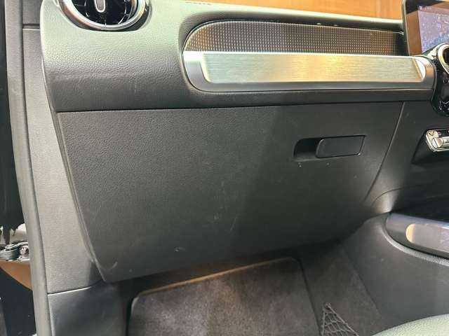 メルセデス・ベンツ ＧＬＢ２００ｄ 千葉県 2020(令2)年 3.5万km オブシディアンブラック ワンオーナー/パノラマＳＲ　/純正ナビ　/３６０°カメラ　/ＡＣＣ　/シートヒーター　/パワーシート　/ＬＥＤヘッドライト　/電動リアゲート　/Ｐアシスト