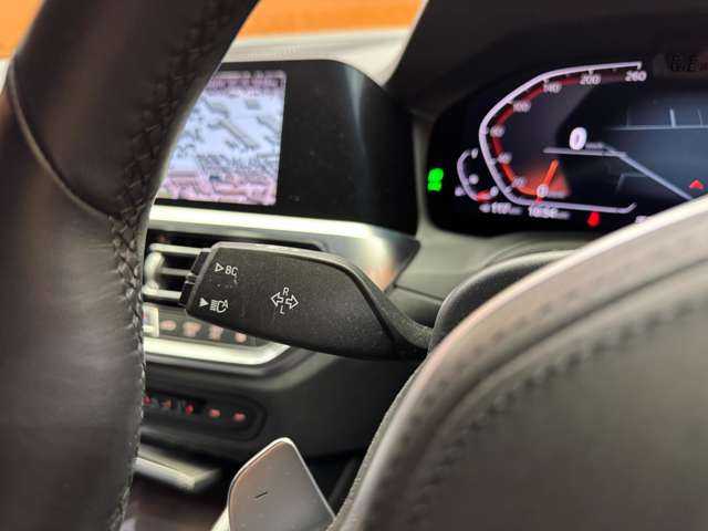 ＢＭＷ ３３０ｉ Mスポーツ 千葉県 2019(平31)年 2.6万km 黒 イノベーションパッケージ　/コンフォートパッケージ　/ファストトラックパッケージ　/ヘッドアップディスプレイ　/ＡＣＣ　/３６０°カメラ　/ＡｐｐｌｅＣａｒＰｌａｙ