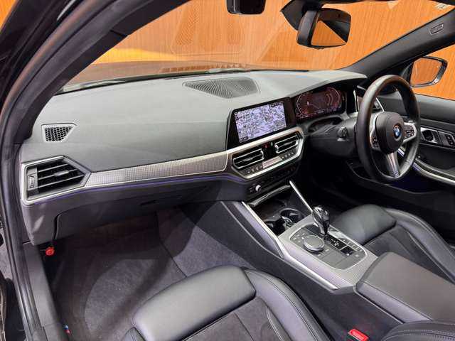 ＢＭＷ ３３０ｉ Mスポーツ 千葉県 2019(平31)年 2.6万km 黒 イノベーションパッケージ　/コンフォートパッケージ　/ファストトラックパッケージ　/ヘッドアップディスプレイ　/ＡＣＣ　/３６０°カメラ　/ＡｐｐｌｅＣａｒＰｌａｙ