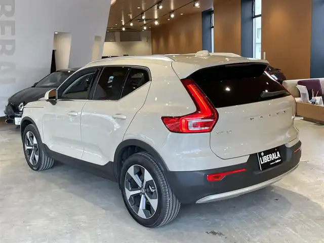 ボルボ ボルボ ＸＣ４０ ウルトラ B4 AWD 道央・札幌 2024(令6)年 0.4万km ベージュ Googleナビ/USB/Bluetooth/360°カメラ/ワイヤレスチャージング/harman/kardonサラウンド/ステアリングヒーター/本革シート/シートヒーター/ACC/BLIS/LKA/CTA/パイロットアシスト/オレフォス社製クリスタルシフトノブ/ピクセルLEDヘッドライト/パワーテールゲート/純正ドライブレコーダー