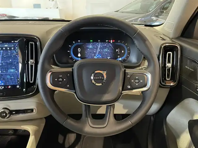 ボルボ ボルボ ＸＣ４０ ウルトラ B4 AWD 道央・札幌 2024(令6)年 0.4万km ベージュ Googleナビ/USB/Bluetooth/360°カメラ/ワイヤレスチャージング/harman/kardonサラウンド/ステアリングヒーター/本革シート/シートヒーター/ACC/BLIS/LKA/CTA/パイロットアシスト/オレフォス社製クリスタルシフトノブ/ピクセルLEDヘッドライト/パワーテールゲート/純正ドライブレコーダー