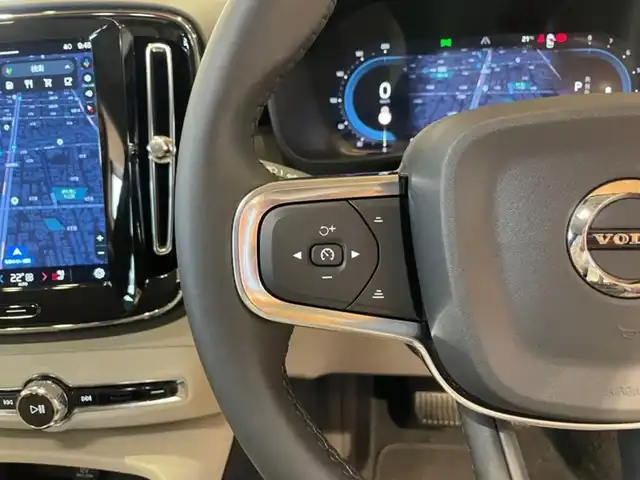 ボルボ ボルボ ＸＣ４０ ウルトラ B4 AWD 道央・札幌 2024(令6)年 0.4万km ベージュ Googleナビ/USB/Bluetooth/360°カメラ/ワイヤレスチャージング/harman/kardonサラウンド/ステアリングヒーター/本革シート/シートヒーター/ACC/BLIS/LKA/CTA/パイロットアシスト/オレフォス社製クリスタルシフトノブ/ピクセルLEDヘッドライト/パワーテールゲート/純正ドライブレコーダー
