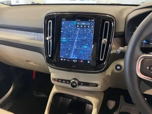 ボルボ ボルボ ＸＣ４０ ウルトラ B4 AWD 道央・札幌 2024(令6)年 0.4万km ベージュ Googleナビ/USB/Bluetooth/360°カメラ/ワイヤレスチャージング/harman/kardonサラウンド/ステアリングヒーター/本革シート/シートヒーター/ACC/BLIS/LKA/CTA/パイロットアシスト/オレフォス社製クリスタルシフトノブ/ピクセルLEDヘッドライト/パワーテールゲート/純正ドライブレコーダー