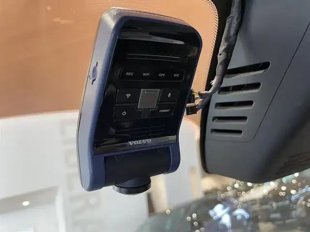 ボルボ ボルボ ＸＣ４０ ウルトラ B4 AWD 道央・札幌 2024(令6)年 0.4万km ベージュ Googleナビ/USB/Bluetooth/360°カメラ/ワイヤレスチャージング/harman/kardonサラウンド/ステアリングヒーター/本革シート/シートヒーター/ACC/BLIS/LKA/CTA/パイロットアシスト/オレフォス社製クリスタルシフトノブ/ピクセルLEDヘッドライト/パワーテールゲート/純正ドライブレコーダー