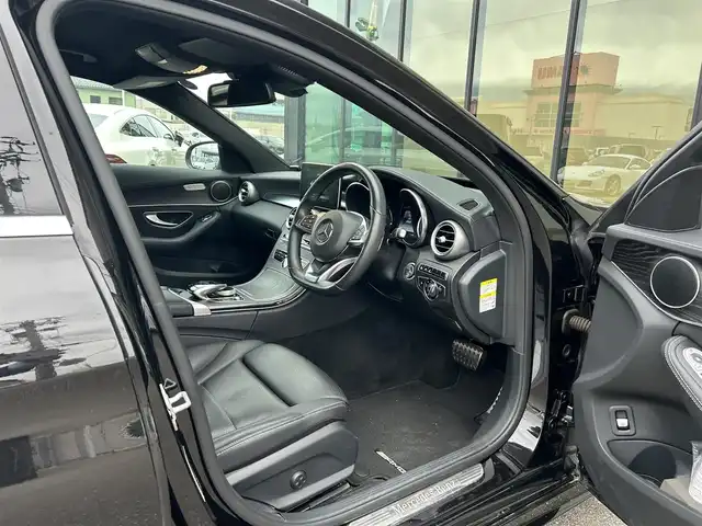 メルセデス・ベンツ Ｃ１８０ アバンギャルド AMGライン 石川県 2014(平26)年 4.9万km 黒 純正ナビ/フルセグTV/バックカメラ/ETC/アダプティブクルーズコントロール/パワーシート/アンチロック・ブレーキ・システム/衝突被害軽減システム/横滑り防止装置/前後コーナーセンサー/レーンキープアシスト/パーキングアシスト/盗難防止装置/オートマチックハイビーム/LEDヘッドライ/純正アルミホイール/スマートキー