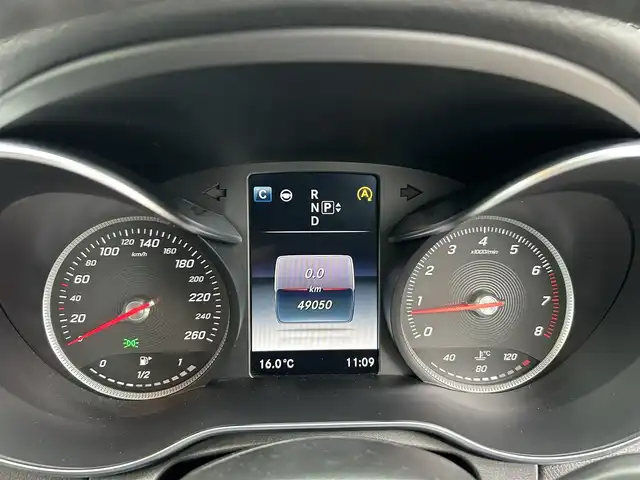 メルセデス・ベンツ Ｃ１８０ アバンギャルド AMGライン 石川県 2014(平26)年 4.9万km 黒 純正ナビ/フルセグTV/バックカメラ/ETC/アダプティブクルーズコントロール/パワーシート/アンチロック・ブレーキ・システム/衝突被害軽減システム/横滑り防止装置/前後コーナーセンサー/レーンキープアシスト/パーキングアシスト/盗難防止装置/オートマチックハイビーム/LEDヘッドライ/純正アルミホイール/スマートキー