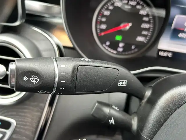 メルセデス・ベンツ Ｃ１８０ アバンギャルド AMGライン 石川県 2014(平26)年 4.9万km 黒 純正ナビ/フルセグTV/バックカメラ/ETC/アダプティブクルーズコントロール/パワーシート/アンチロック・ブレーキ・システム/衝突被害軽減システム/横滑り防止装置/前後コーナーセンサー/レーンキープアシスト/パーキングアシスト/盗難防止装置/オートマチックハイビーム/LEDヘッドライ/純正アルミホイール/スマートキー